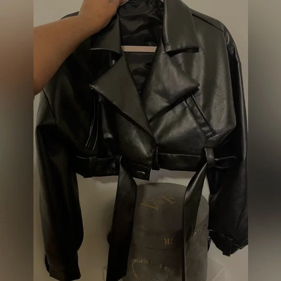 Cropped Leather Black Shirt w/ Belt - Picture 2 of 2